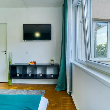 Hacienda Royal Palace - Designer