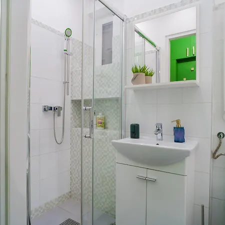 Hacienda Royal Palace - Designer * Boekarest