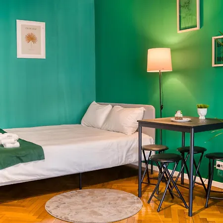 Hacienda Royal Palace - Designer Apartment Bucharest