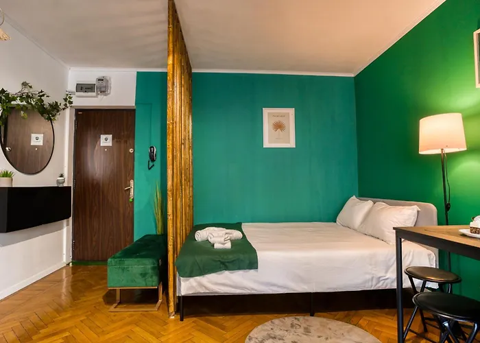 Hacienda Royal Palace - Designer * Bucureşti