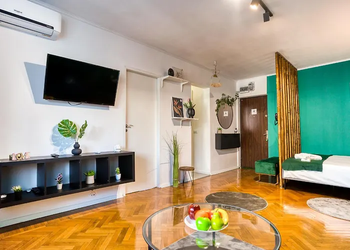 Hacienda Royal Palace - Designer